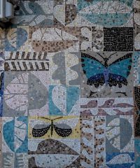 „Fluturi”, mozaic din piatră naturală, Centrul comercial Țiglina