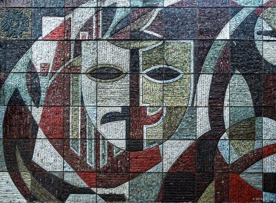 „Arta”, panou de mozaic din piatră și decorații exterioare pe fațada Palatului de Cultură al Sindicatelor