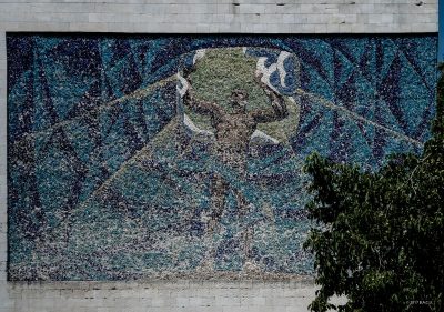 Unul din cele două panouri de mozaic din complexul „Teleradio-Moldova”