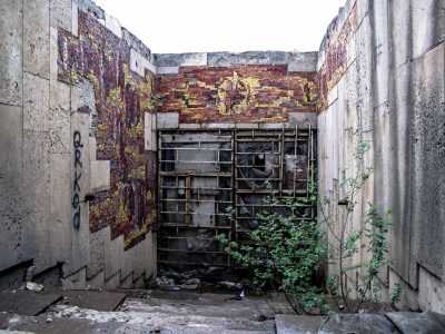 Decorații exterioare și interioare în pasajul subteran al pieței Mihail Frunze (azi, Dimitrie Cantemir)