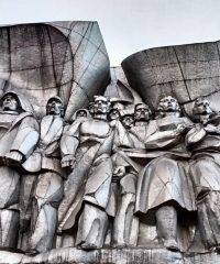 Fashion House Bas-relief Solidarity
